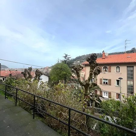 Luistarrak Apartment- Free Parking