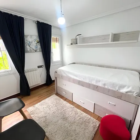 Luistarrak Apartment- Free Parking *