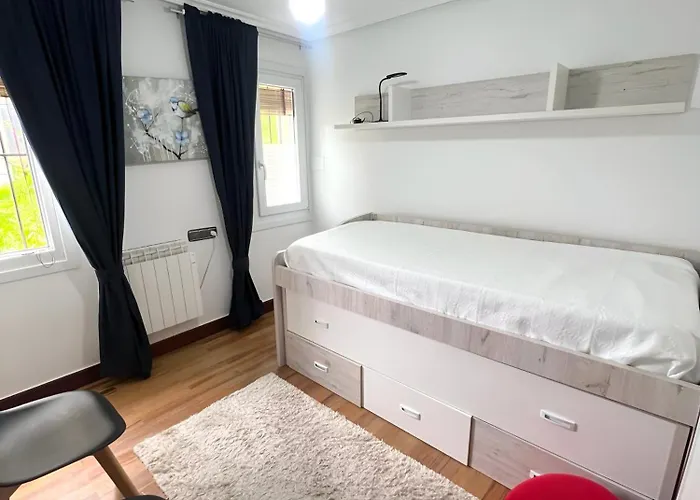 Luistarrak Apartment- Free Parking *