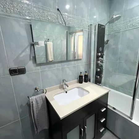 Luistarrak Apartment- Free Parking *