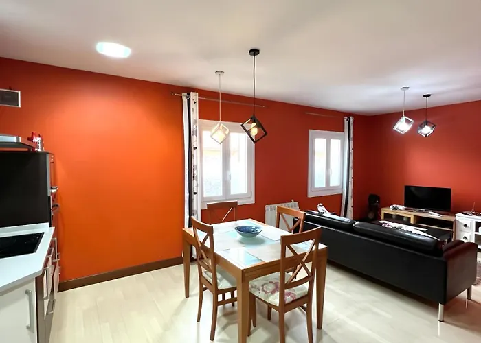 Luistarrak Apartment- Free Parking